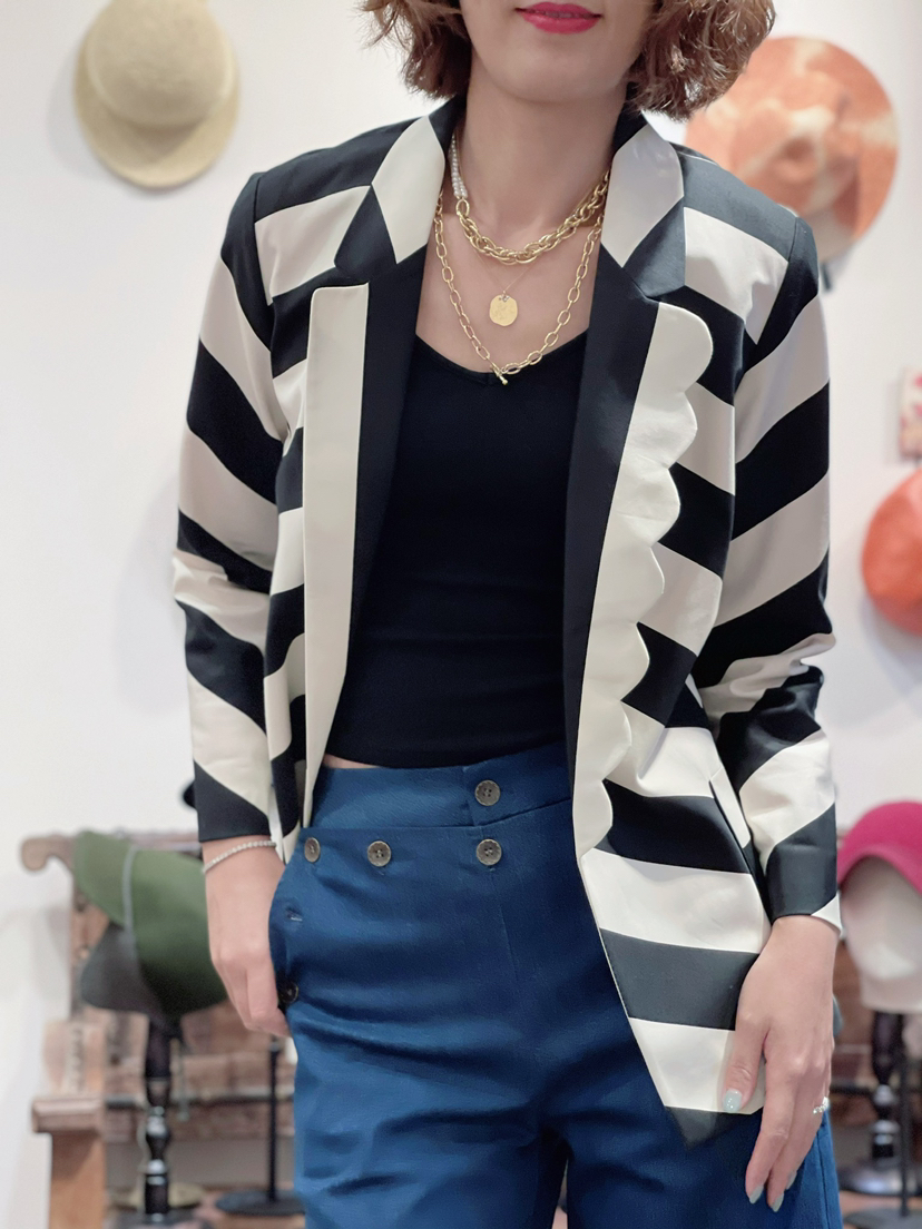 TYNVIE 不对称领口大插袋西装 - 黑白宽纹