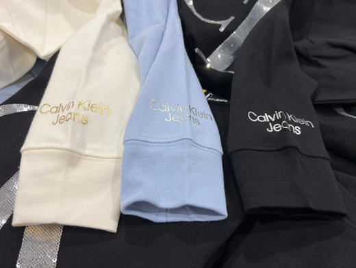 CK 女士圆领亮片卫衣 抓绒的！冬季外面搭个羽绒服就可以出门了，美国🇺🇸直邮特价298元🉐包税包邮到手 商品图4