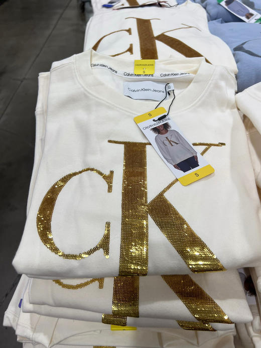 CK 女士圆领亮片卫衣 抓绒的！冬季外面搭个羽绒服就可以出门了，美国🇺🇸直邮特价298元🉐包税包邮到手 商品图0