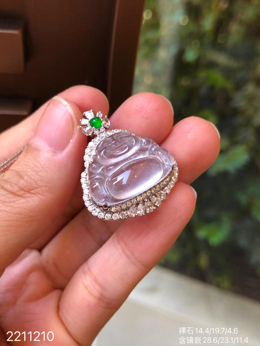 2211210，玻璃佛公吊坠。具体价格微信咨询 商品图2