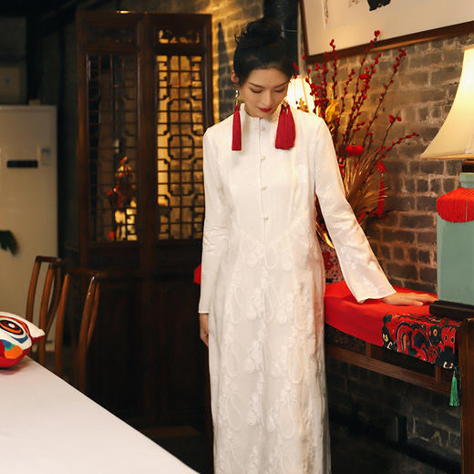 【爆款回货】镜花水月盘绳绣连衣裙 | 现货加急发 商品图2