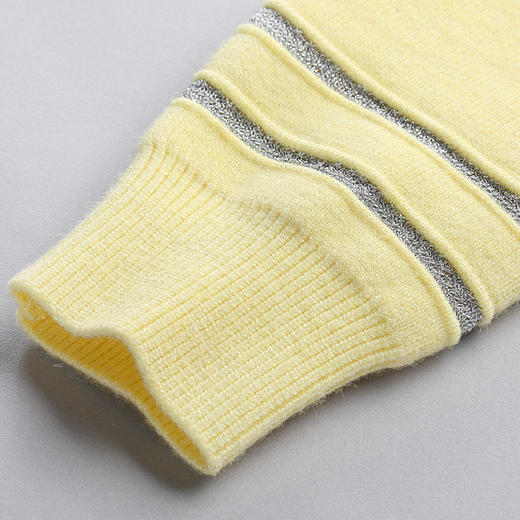 预售欧芮儿2015女士秋冬装新款时尚黄色刺绣纯色长袖圆领套头毛衣 商品图3