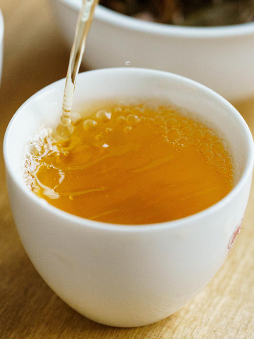 【2021年国际茶博会金奖】吉普号 东方美人 正宗云南凤庆滇红茶蜜香古树红茶 90g/罐 商品图2