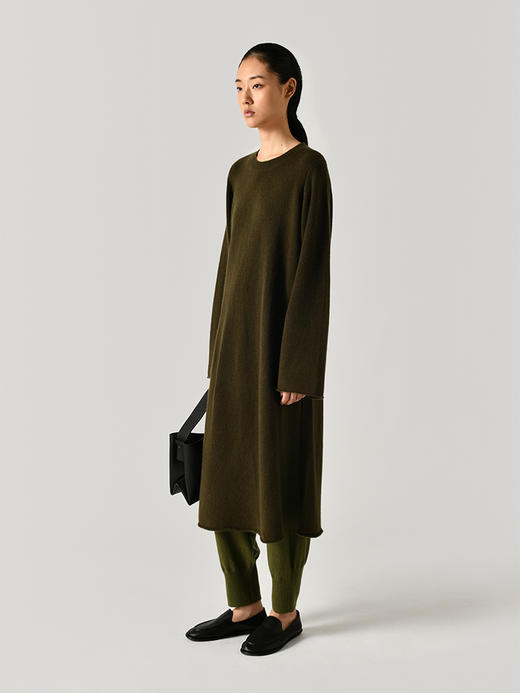 322工房极简造型纯羊绒高开叉连衣裙2022年秋冬款宽松长袖针织裙 商品图4