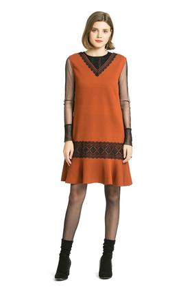 NOIR 蕾丝装饰背心裙 238