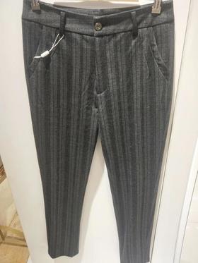 3楼康尼威春款竖条纹灰黑色货号A4004