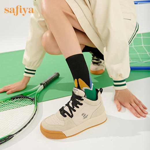 【双旦福利】Safiya/索菲娅 复古学院风2022冬季新款高帮系带拼色加绒板鞋 SF24112124 商品图2