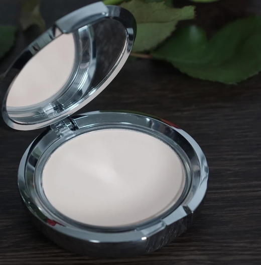 骨折🚗现货 补妆一绝 香缇卡清透粉饼 干湿两用！22.04批次彩妆5年到27.04 商品图1