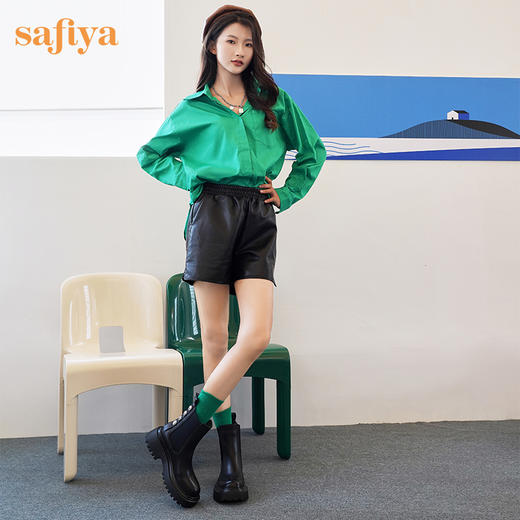 【春节不打烊】Safiya/索菲娅 新潮设计感2022冬季新款扣饰厚底真皮切尔西短靴 SF24116222 商品图3