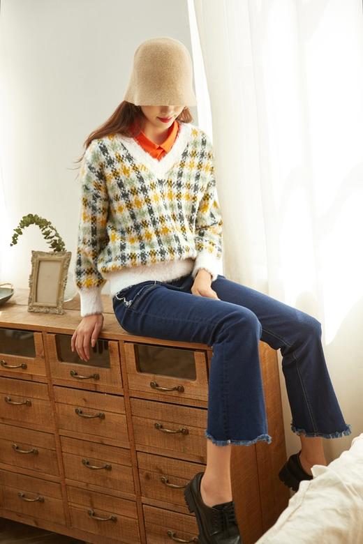 URBAN REVIVO 格纹绒感毛衣 9642 商品图2