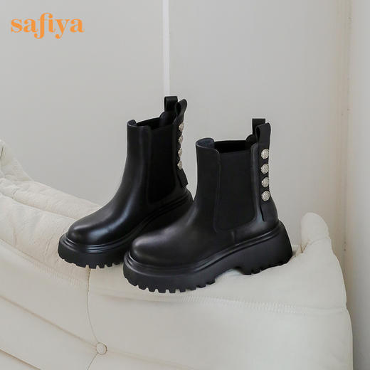 【春节不打烊】Safiya/索菲娅 新潮设计感2022冬季新款扣饰厚底真皮切尔西短靴 SF24116222 商品图2