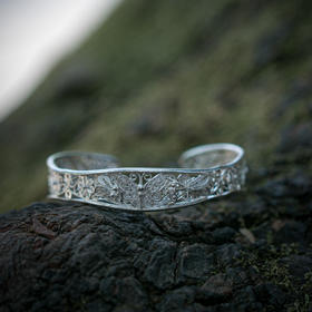 杨洪江老师 湘西非遗手工银饰蝴蝶镯（999足银）预售7天