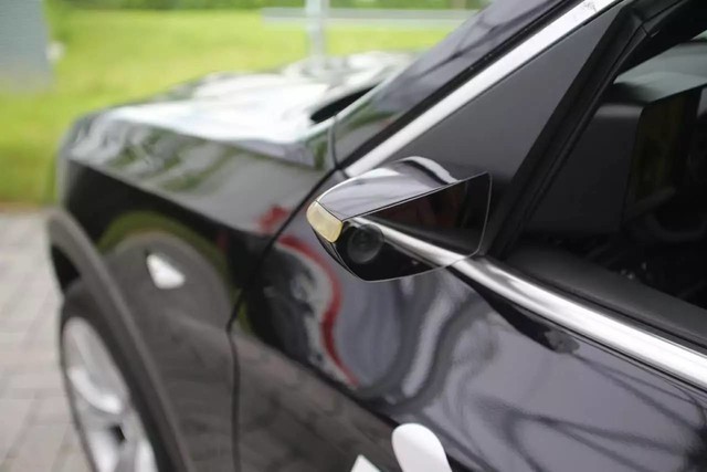 小镜子也有故事 后视镜的过去和现在