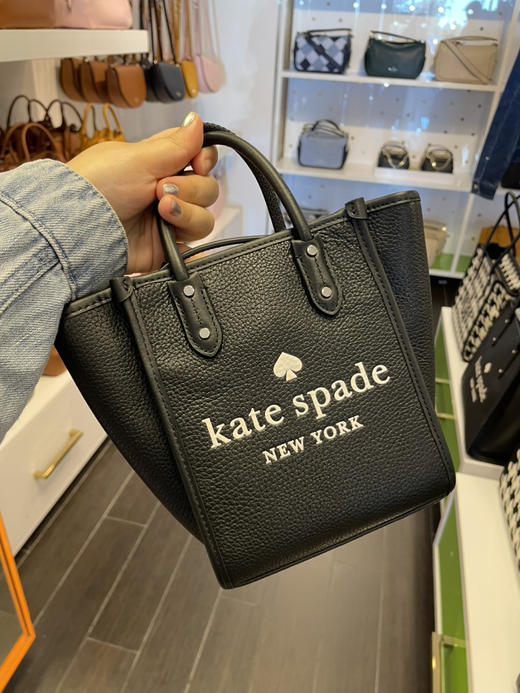 Kate spade KS Ella ♠️logo托特包，小号¥999，大号¥1699直邮到手！荔枝纹牛皮，配长肩带 商品图5