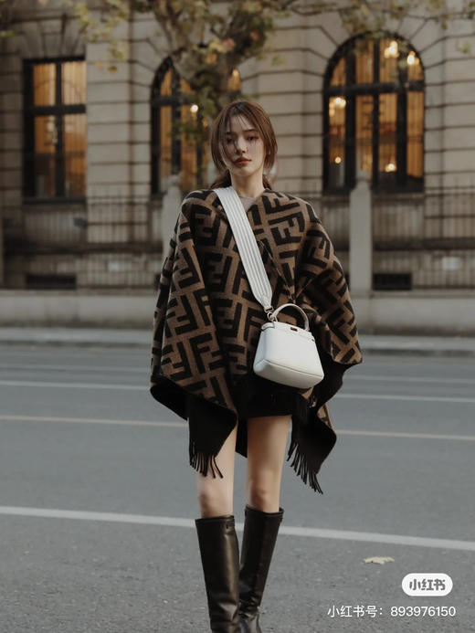 双面双色Fendi斗篷披肩 商品图3