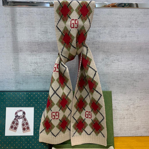 充满童趣的一条围巾Gucci菱纹羊毛长巾 商品图4