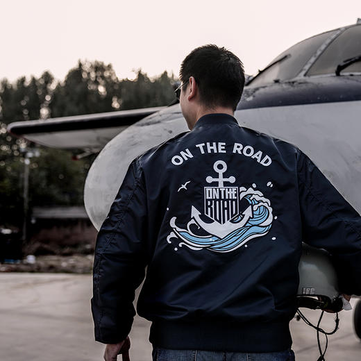 侣行 张昕宇梁红同款 春秋款Ma-1 破冰船舰载直升机限量飞行夹克 商品图3