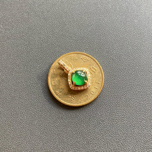 高冰种阳绿翡翠蛋面吊坠18k黄金钻石镶嵌 商品图2