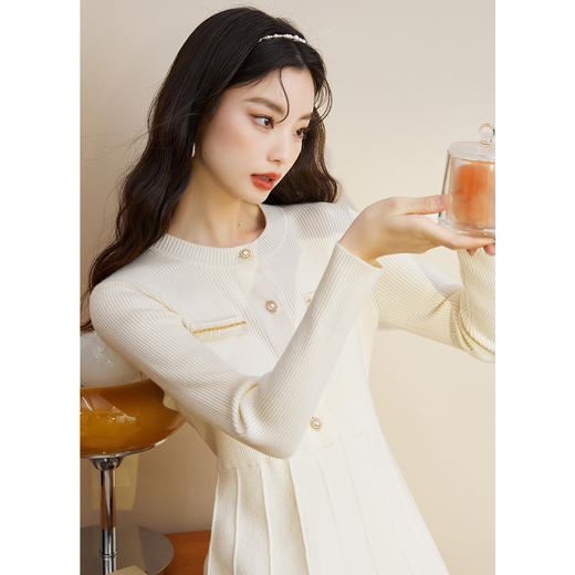 西遇气质温柔小香风连衣裙女新品收腰百搭裙子V2121867 商品图1