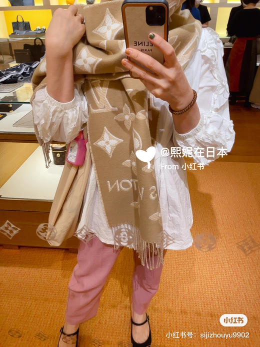 LV-M78160  2022年最新专柜官网同步 金属线双排logo 羊毛围巾 商品图2