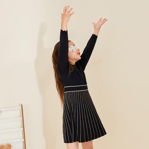 【童装针织拼接连衣裙】秋冬新品女宝气质收腰中长款条纹连衣裙 商品图4