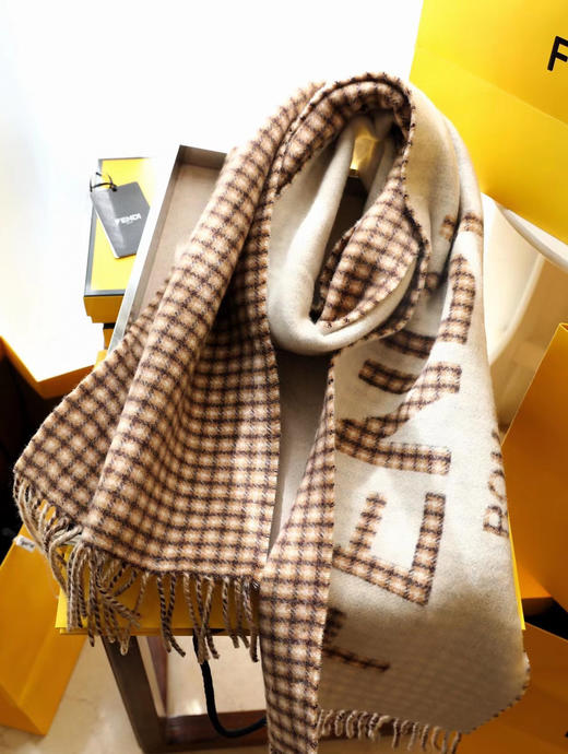 FENDI 芬迪最新格纹款围巾 商品图8