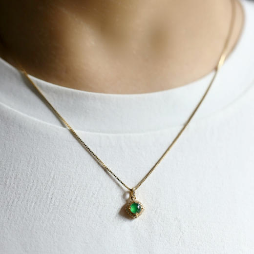 高冰种阳绿翡翠蛋面吊坠18k黄金钻石镶嵌 商品图9