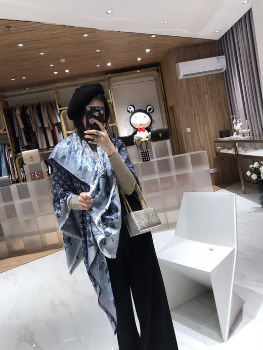 Lv老花披肩-蓝色 商品图1