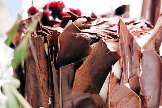 黑森林蛋糕，只用纯脂巧克力，进口酸樱桃。欢迎提前预定，当日订单或加急请拍下备注，我们会与您联系 商品图3