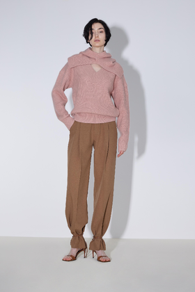 腰头叠褶式西装裤