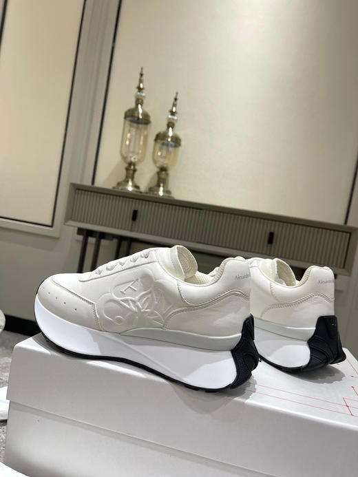 新款运动鞋-白色白尾 商品图4