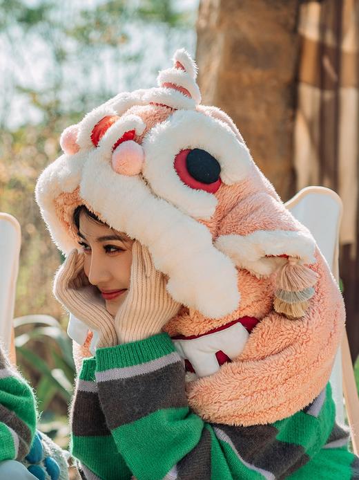 【1.21-2.6停发】芽小七手创秋冬款粉色醒狮加厚保暖防风可爱帽绒围巾女冬季围脖 商品图0