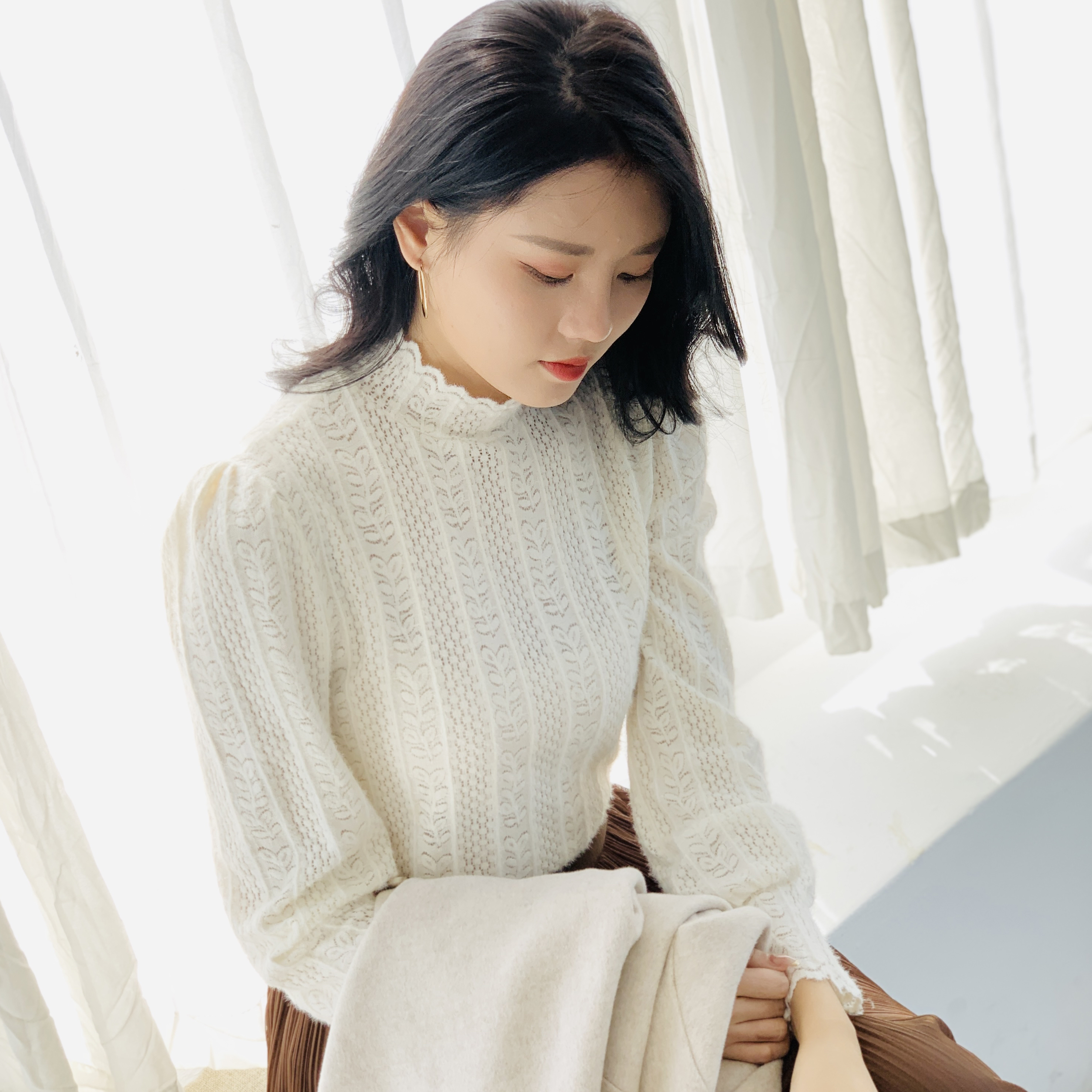 【百图lulu定制】【绒感蕾丝打底衫】仿水貂绒 气质 洋气 磨毛 蕾丝 打底衫