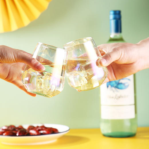天鹅庄蓝龙虾MAX霞多丽半干白葡萄酒1.5L 商品图2