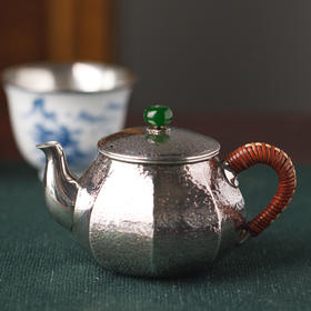 纯银手工锤纹银壶银杯套组 青花包银对杯