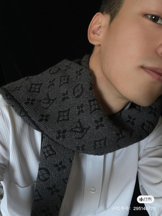 lv路易威登男款围巾-炭黑 商品图0