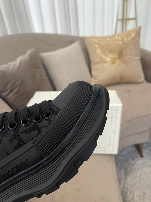 全黑低帮字母印花 商品图6