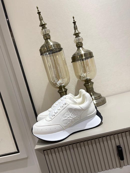 新款运动鞋-白色白尾 商品图3