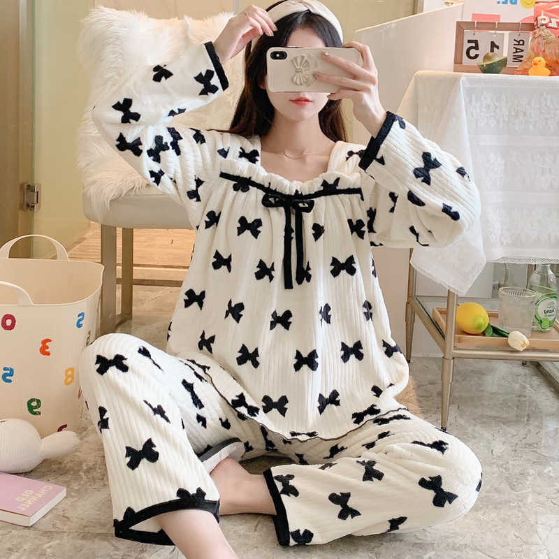 一字领蝴蝶结捆边-坑条绒