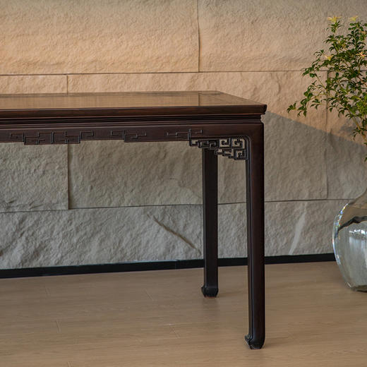 二十世纪 红木束腰马蹄腿回纹画桌 商品图1