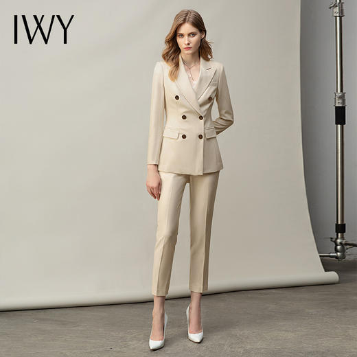 IWY/秋冬杏色西装套装女宽松简约商务通勤优雅气质西装西裤套装OLC12353+P12312 商品图1