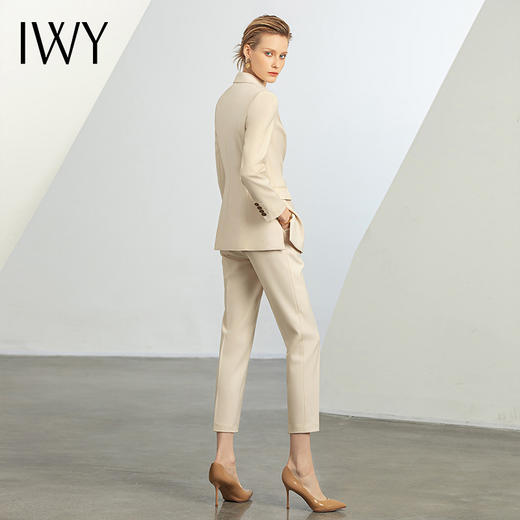 IWY/秋冬套装新款女装米白色时尚气质洋气职业装西装裤子两件套C12312+P12312 商品图3
