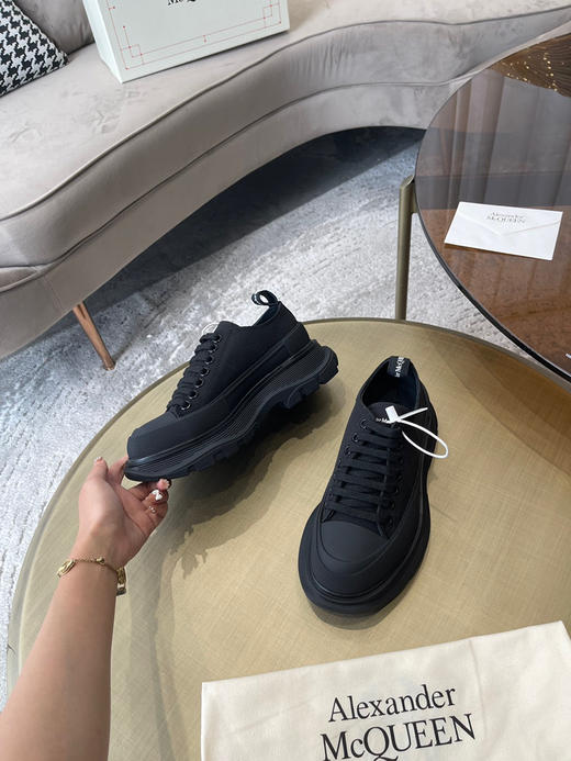 全黑低帮字母印花 商品图3