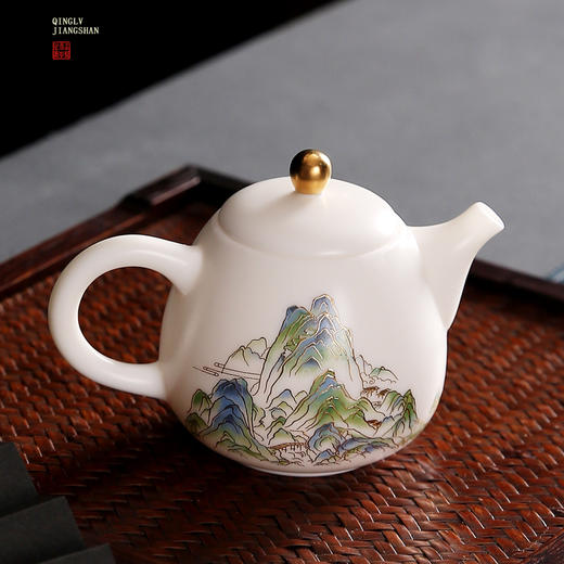 【只此青绿 也只有青绿】青绿江山茶壶、莲花杯、铃铛杯、禅定杯、圆融杯、水杯三件套，徐建勇老师签章，瓷质温润如玉 迎光透亮，浮雕堆金工艺 触感立体，珍藏品鉴 送礼臻品 商品图1