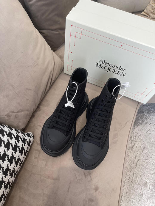 全黑高帮字母印花 商品图5