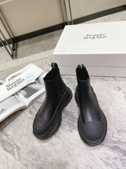 全黑厚底短靴 商品图4