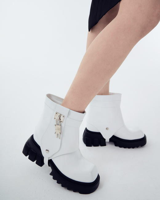 锁扣裤管厚底短靴 商品图2