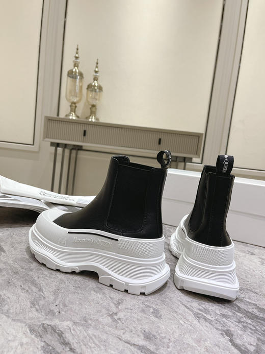 白底黑色厚底短靴 商品图5