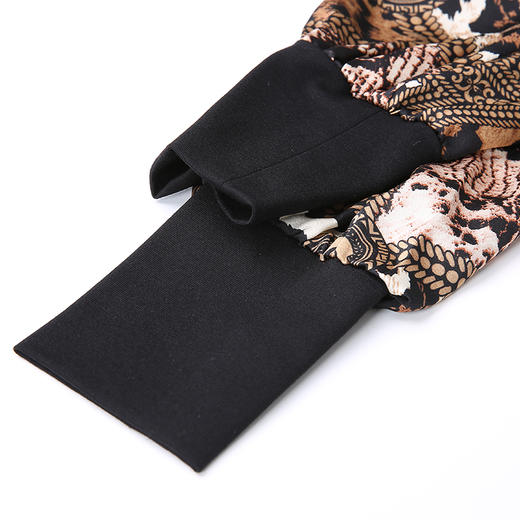 VIMAGE纬漫纪秋冬款时尚个性印花拼接女上衣小上衣V1213820 商品图4