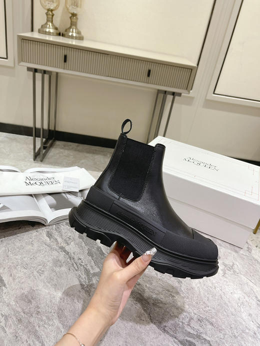 全黑厚底短靴 商品图0